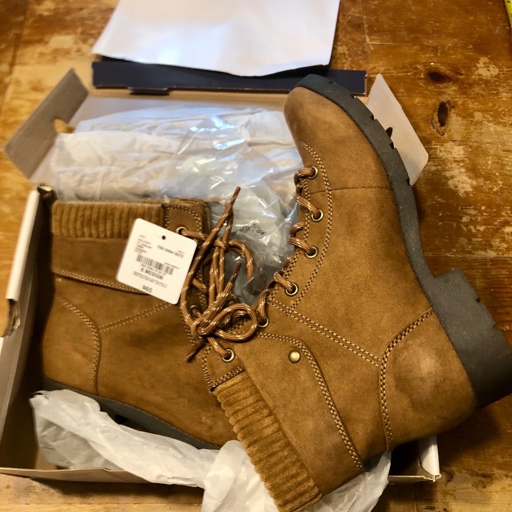 St. Johns Bay Yumma Cognac Suede Boots NIB Size 8M - Picture 6 of 9